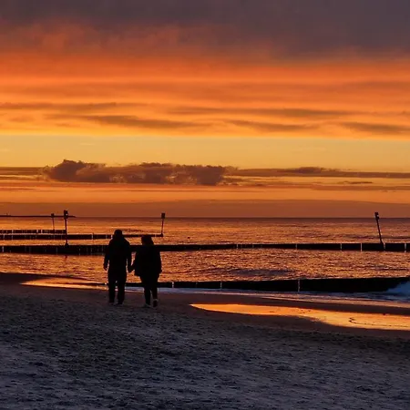 Mobile - Holenderski Przytulny, Wyposazony Z Ogrodzona Dzialka Ustronie Morskie