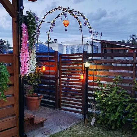 Dom wakacyjny Mobile - Holenderski Przytulny, Wyposazony Z Ogrodzona Dzialka *