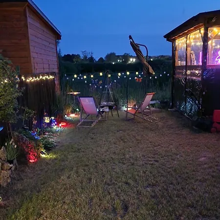 Mobile - Holenderski Przytulny, Wyposazony Z Ogrodzona Dzialka